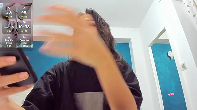 Anna Lewis online show from 02-13-25, 07:42