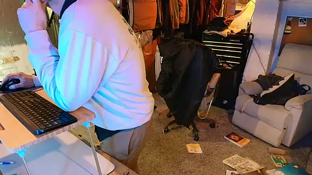 Snapshot of cumhungrybottom4u chatting on 03-02-26, 03:09 cumhungrybottom4u online show from 03-02-26, 03:09