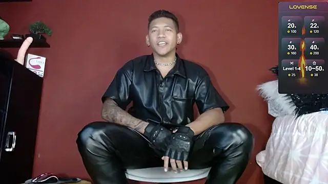 TomLover 12 online show from 02-15-25, 06:44