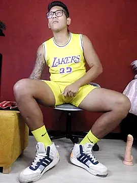 TomLover 12 online show from 02-19-25, 09:36