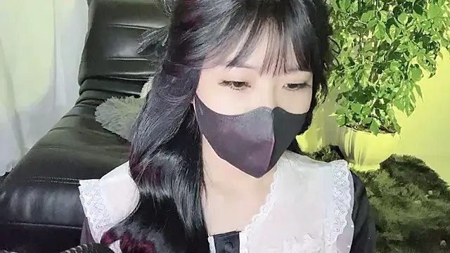 Mya Lee online show from 12-17-24, 04:11