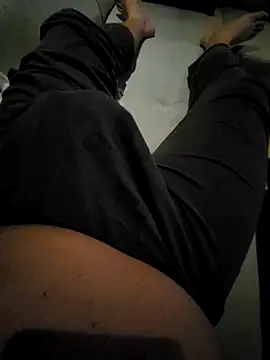 Snapshot of GeilerSchweizer chatting on 11-10-25, 10:53 GeilerSchweizer online show from 11-10-25, 10:53