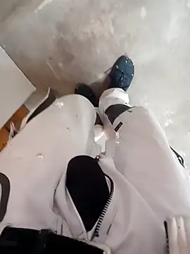 Snapshot of GeilerSchweizer chatting on 11-18-25, 10:41 GeilerSchweizer online show from 11-18-25, 10:41