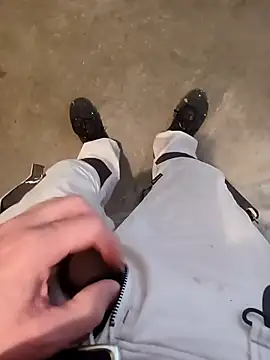 Snapshot of GeilerSchweizer chatting on 11-19-25, 03:01 GeilerSchweizer online show from 11-19-25, 03:01