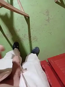 Snapshot of GeilerSchweizer chatting on 12-15-25, 08:29 GeilerSchweizer online show from 12-15-25, 08:29