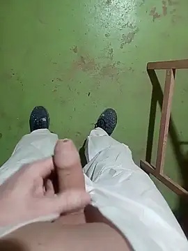 Snapshot of GeilerSchweizer chatting on 12-18-25, 10:43 GeilerSchweizer online show from 12-18-25, 10:43