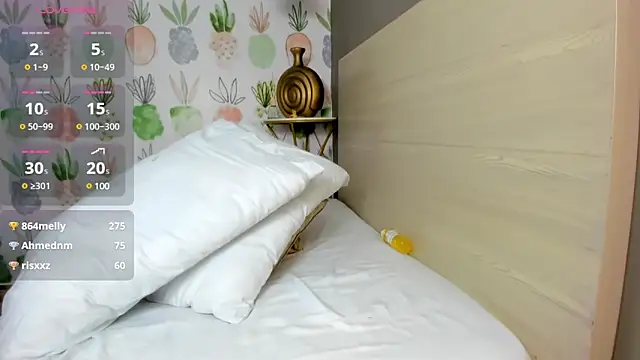 Snapshot of jade_cruz20 chatting on 12-23-24, 10:23 jade cruz20 online show from 12-23-24, 10:23