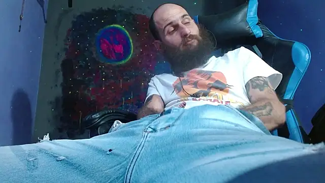 Snapshot of Tatted21xxx chatting on 01-29-25, 01:37 Tatted21xxx online show from 01-29-25, 01:37