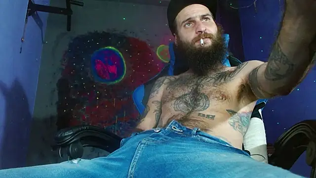 Snapshot of Tatted21xxx chatting on 02-19-25, 03:28 Tatted21xxx online show from 02-19-25, 03:28