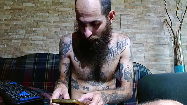 Snapshot of Tatted21xxx chatting on 03-19-25, 02:57 Tatted21xxx online show from 03-19-25, 02:57