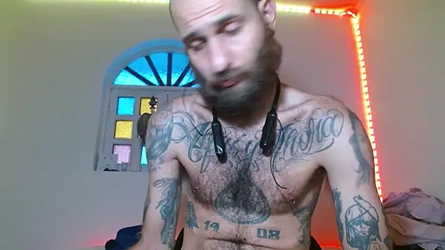 Snapshot of Tatted21xxx chatting on 09-20-25, 09:38 Tatted21xxx online show from 09-20-25, 09:38