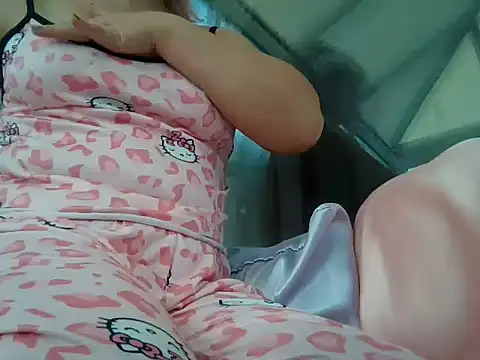 Snapshot of RealLittleRedRidingHood chatting on 12-20-24, 11:43 RealLittleRedRidingHood online show from 12-20-24, 11:43