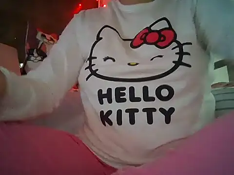 Snapshot of RealLittleRedRidingHood chatting on 01-05-25, 08:21 RealLittleRedRidingHood online show from 01-05-25, 08:21