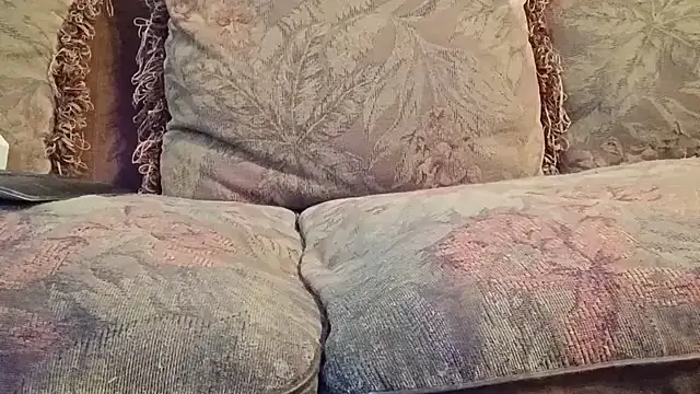 Snapshot of highstepper500 chatting on 11-10-25, 02:27 highstepper500 online show from 11-10-25, 02:27