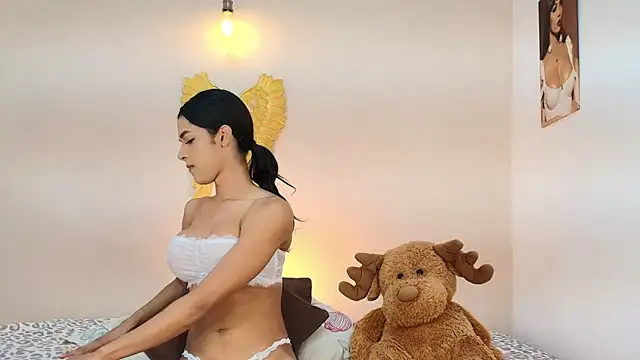 Snapshot of salome_Collins_1 chatting on 09-21-25, 11:06 salome Collins 1 online show from 09-21-25, 11:06