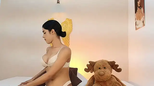 Snapshot of salome_Collins_1 chatting on 11-27-25, 12:35 salome Collins 1 online show from 11-27-25, 12:35