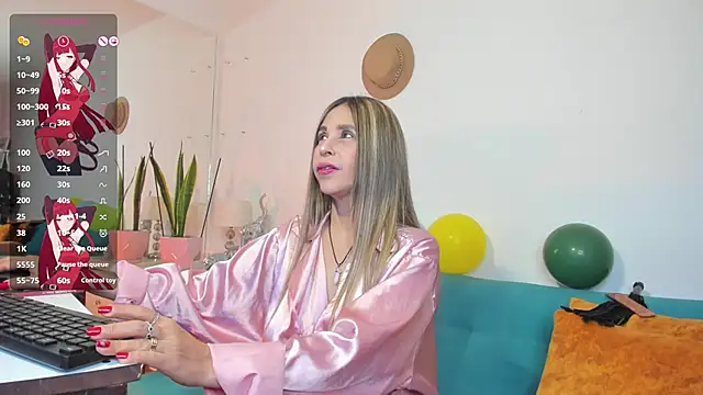 Snapshot of Victoria_Jonness chatting on 03-18-25, 07:10 Victoria Jonness online show from 03-18-25, 07:10