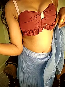Snapshot of Indian-Squirt chatting on 03-18-25, 03:31 Indian-Squirt online show from 03-18-25, 03:31