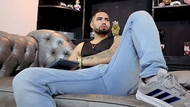 Snapshot of matteosantos chatting on 03-15-26, 11:49 matteosantos online show from 03-15-26, 11:49