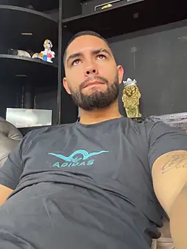 Snapshot of matteosantos chatting on 03-18-26, 12:30 matteosantos online show from 03-18-26, 12:30