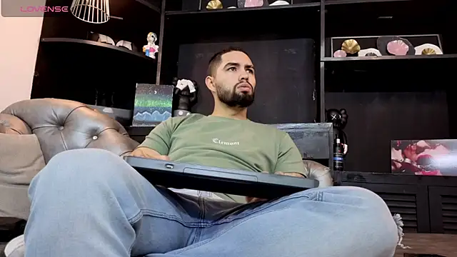 Snapshot of matteosantos chatting on 03-24-26, 11:48 matteosantos online show from 03-24-26, 11:48