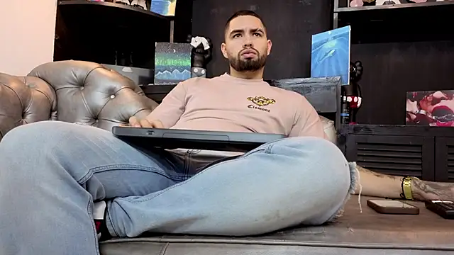 Snapshot of matteosantos chatting on 03-29-26, 11:54 matteosantos online show from 03-29-26, 11:54