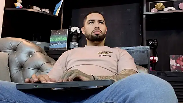 Snapshot of matteosantos chatting on 04-08-26, 11:32 matteosantos online show from 04-08-26, 11:32