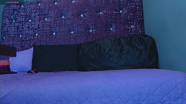 Snapshot of NoraBigAss chatting on 01-06-25, 04:04 NoraBigAss online show from 01-06-25, 04:04