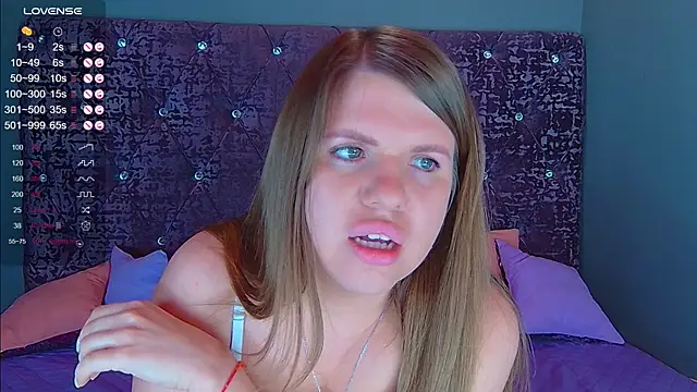 Snapshot of NoraBigAss chatting on 01-13-25, 04:50 NoraBigAss online show from 01-13-25, 04:50