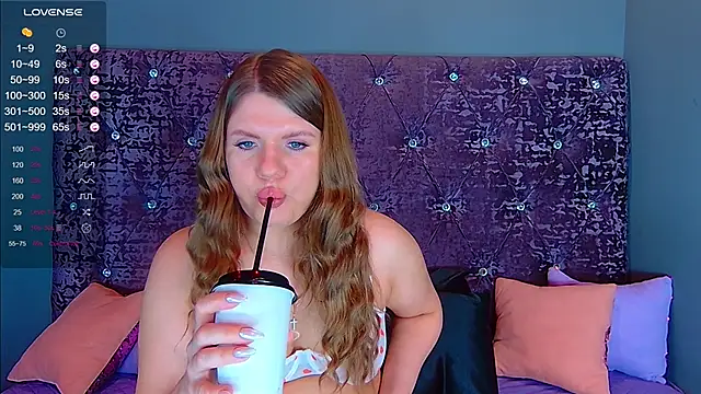 Snapshot of NoraBigAss chatting on 02-11-25, 01:31 NoraBigAss online show from 02-11-25, 01:31