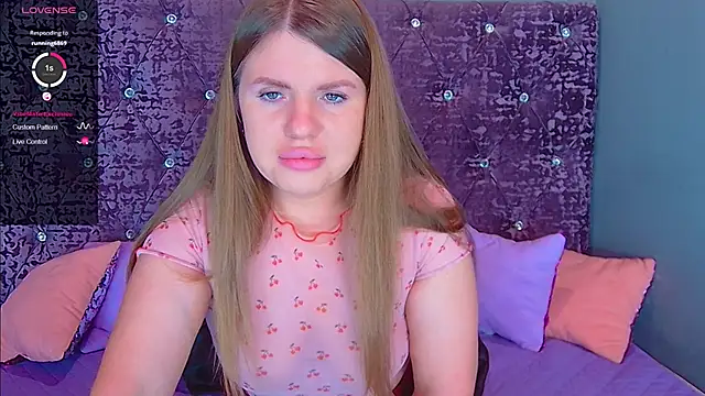 Snapshot of NoraBigAss chatting on 03-19-25, 12:04 NoraBigAss online show from 03-19-25, 12:04