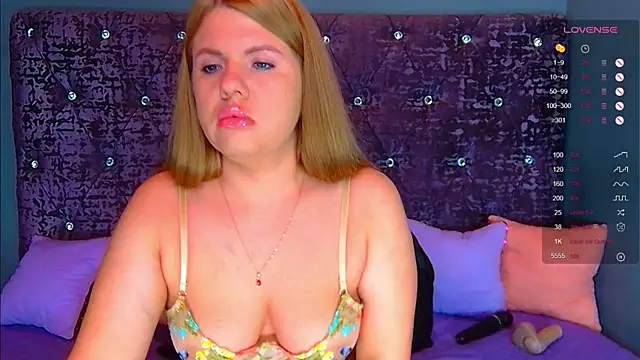 Snapshot of NoraBigAss chatting on 09-14-25, 01:27 NoraBigAss online show from 09-14-25, 01:27