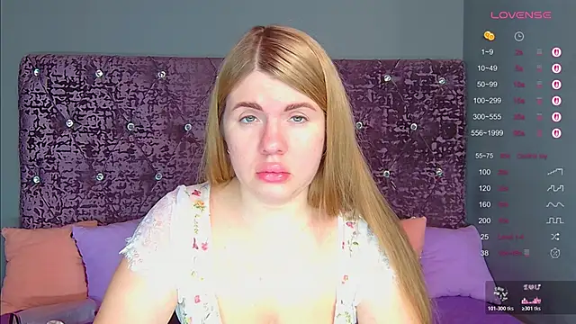 Snapshot of NoraBigAss chatting on 11-26-25, 01:28 NoraBigAss online show from 11-26-25, 01:28