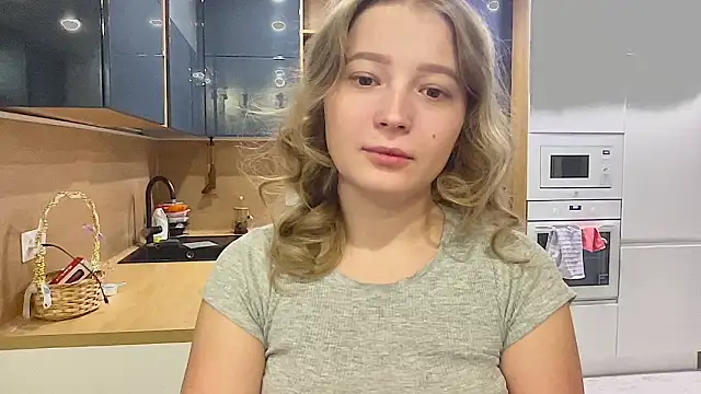 CharmingSarah online show from 09-26-25, 03:27