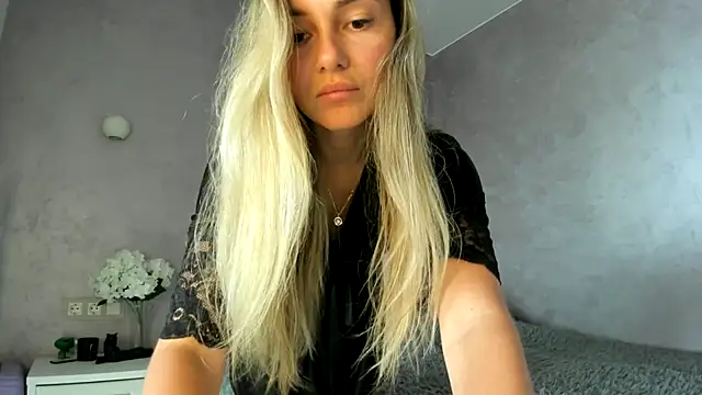  DarkRose  online show from 04-29-26, 10:52