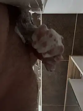 Snapshot of -horby- chatting on 10-27-25, 02:10 -horby- online show from 10-27-25, 02:10