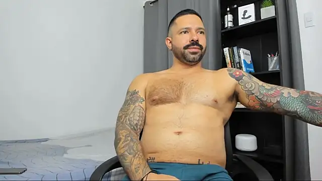 Snapshot of Pierre_Vidal chatting on 03-16-25, 01:17 Pierre Vidal online show from 03-16-25, 01:17