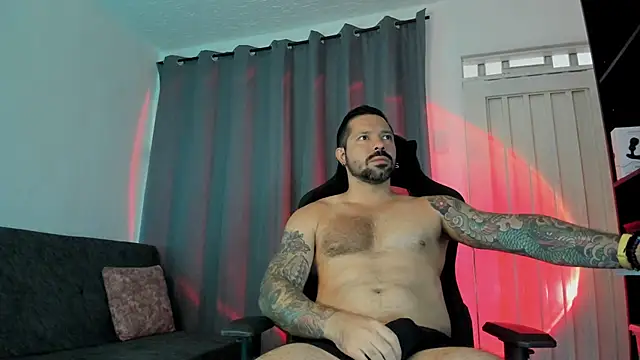 Snapshot of Pierre_Vidal chatting on 11-14-25, 01:10 Pierre Vidal online show from 11-14-25, 01:10