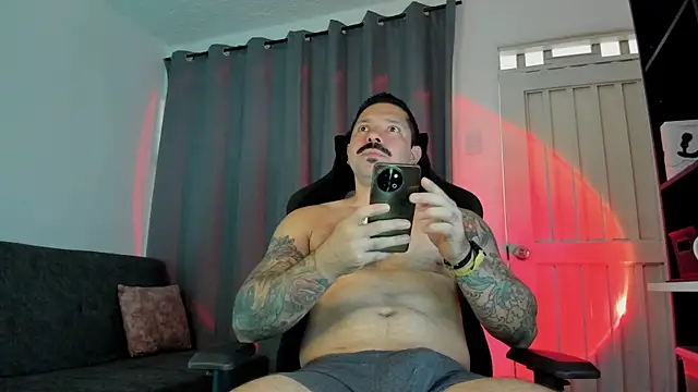 Snapshot of Pierre_Vidal chatting on 11-20-25, 08:41 Pierre Vidal online show from 11-20-25, 08:41