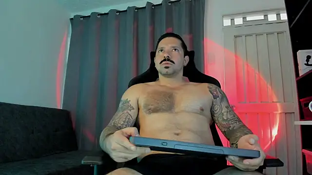 Snapshot of Pierre_Vidal chatting on 11-22-25, 09:14 Pierre Vidal online show from 11-22-25, 09:14