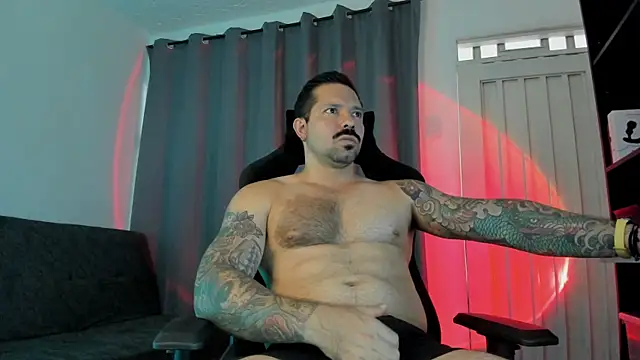 Snapshot of Pierre_Vidal chatting on 11-25-25, 08:42 Pierre Vidal online show from 11-25-25, 08:42