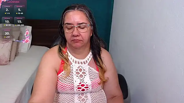 scaelettdubois online show from 11-20-25, 02:12