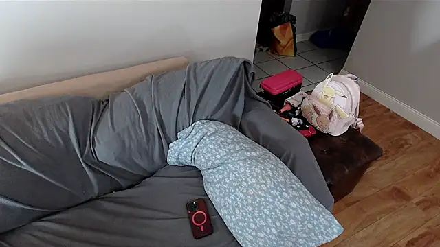 Snapshot of EmoDream1998 chatting on 03-08-25, 07:42 EmoDream1998 online show from 03-08-25, 07:42