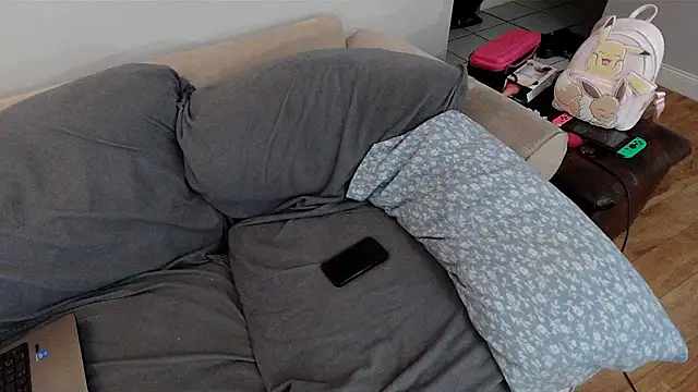 Snapshot of EmoDream1998 chatting on 03-12-25, 01:58 EmoDream1998 online show from 03-12-25, 01:58