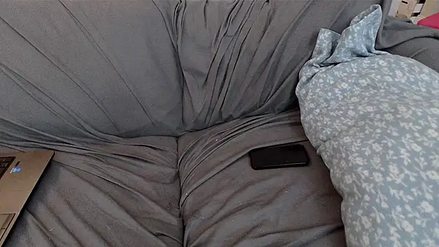 Snapshot of EmoDream1998 chatting on 03-14-25, 03:37 EmoDream1998 online show from 03-14-25, 03:37