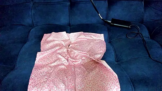 tiffanystonne online show from 03-18-26, 02:31