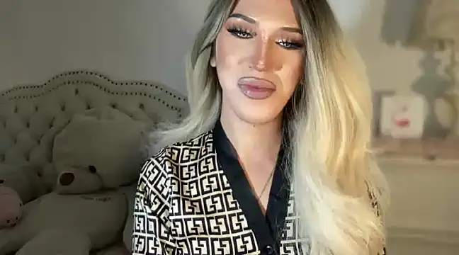 Ts glamxxxx online show from 03-05-25, 06:44