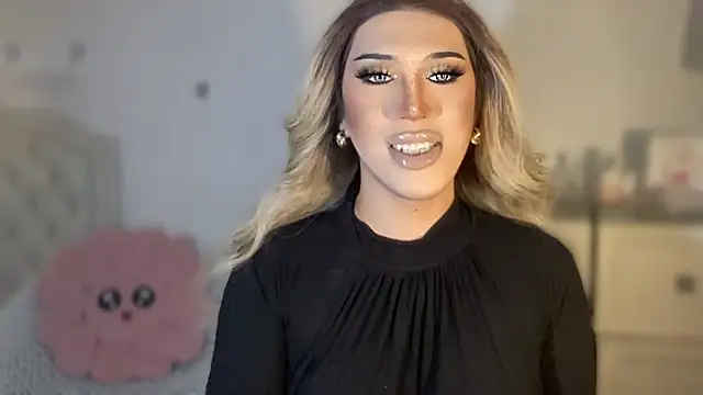 Ts glamxxxx online show from 10-18-25, 08:04