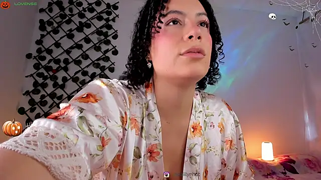 Snapshot of cailynhot chatting on 10-25-25, 08:36 cailynhot online show from 10-25-25, 08:36