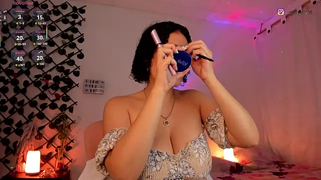 Snapshot of cailynhot chatting on 12-04-25, 11:35 cailynhot online show from 12-04-25, 11:35